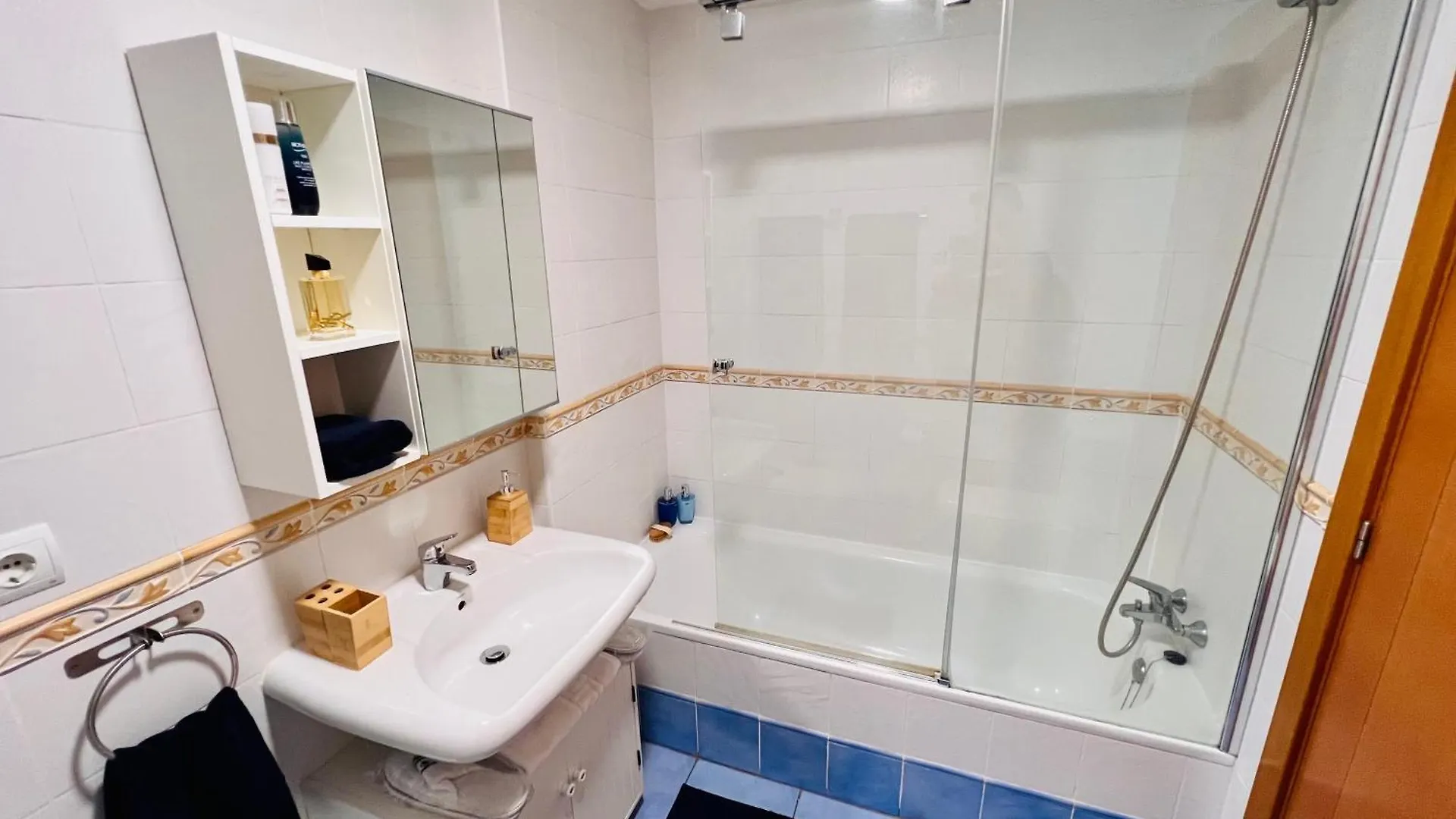 #Seaparaiso# Heated Pool,Private Parking,Fast Wifi Costa Adeje  Apartmán